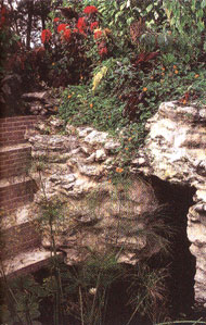 Grotta realizzata da Emilio Ambasz