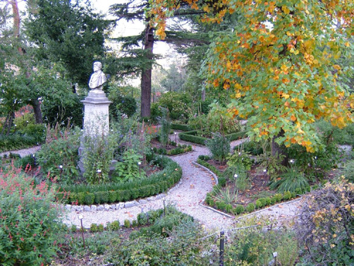 Il giardino formale a fine ottobre